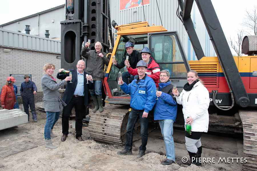 De eerste paal zit er in